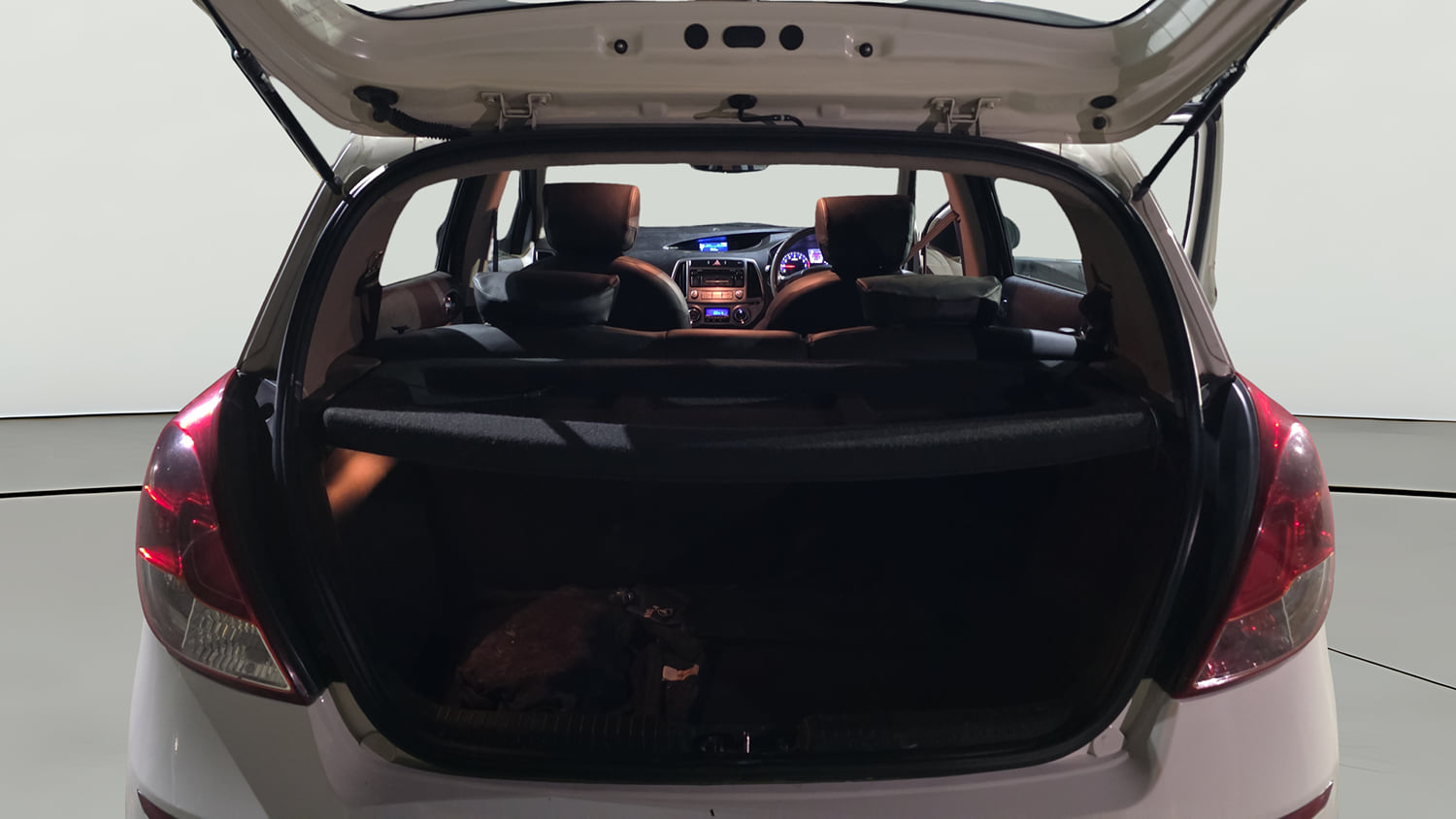 Used 2013 Hyundai i20 Asta 1.2 Petrol Manual interior DICKY INSIDE VIEW