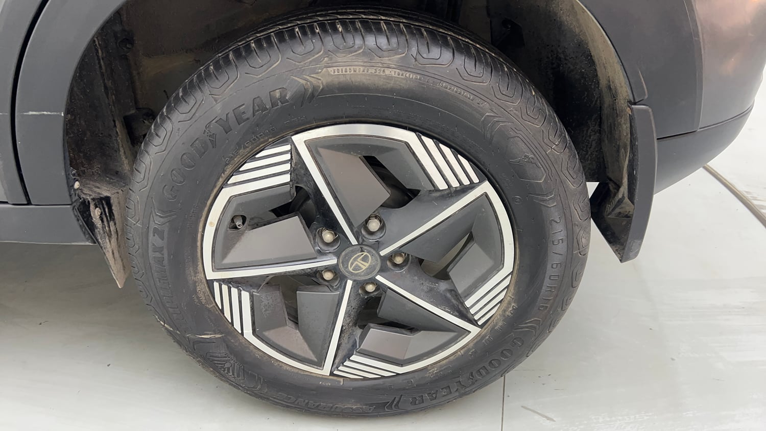 Used 2024 Tata Nexon Creative Plus S 1.2 Revotron Petrol 6AMT Petrol Automatic tyres LEFT REAR TYRE RIM VIEW