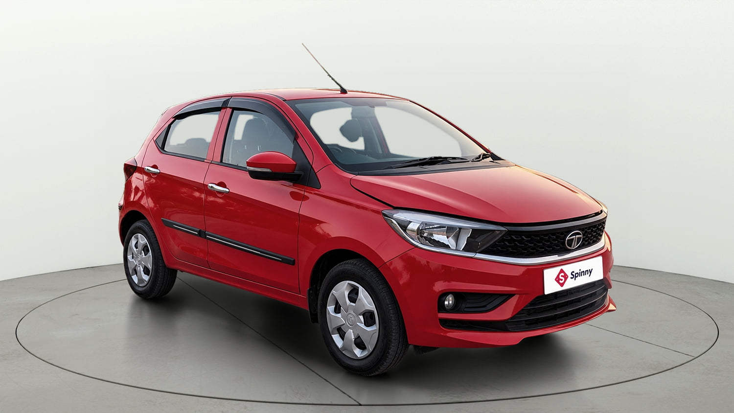 Used 2021 Tata Tiago XT Petrol Manual exterior RIGHT FRONT CORNER VIEW