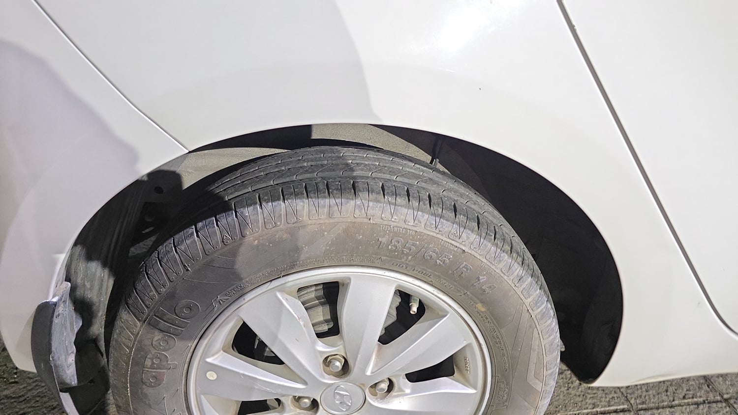 Used 2013 Hyundai i20 Asta 1.2 Petrol Manual tyres RIGHT REAR TYRE TREAD VIEW