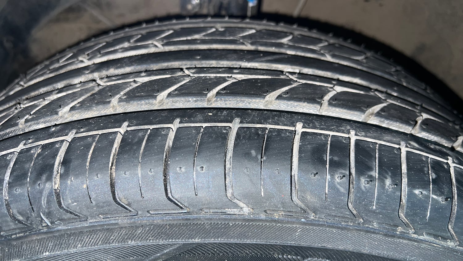 Used 2018 Maruti Suzuki Baleno Zeta 1.2 AT Petrol Automatic tyres LEFT FRONT TYRE TREAD VIEW
