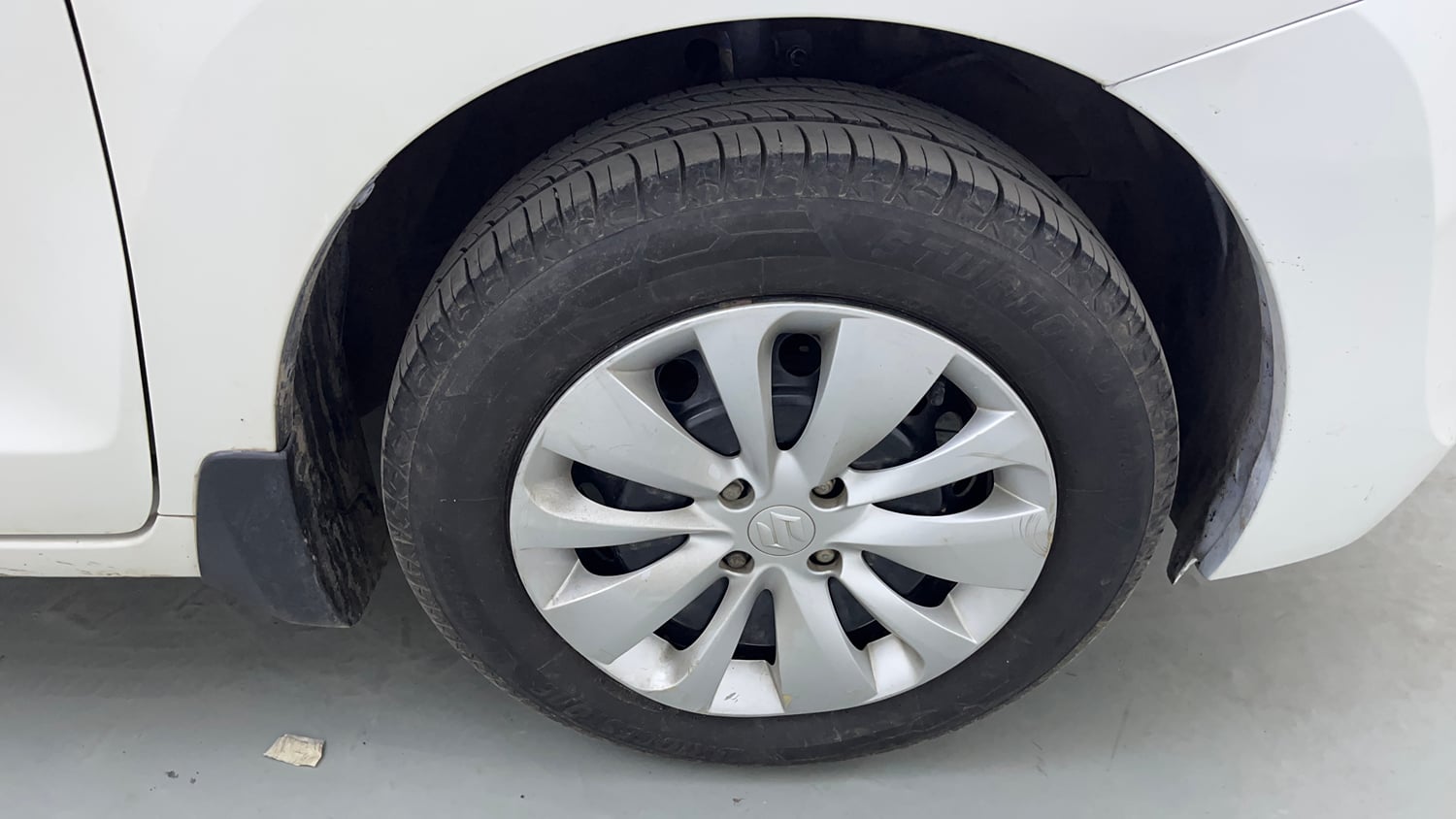 Used 2016 Maruti Suzuki Baleno Delta 1.2 Petrol Manual tyres RIGHT FRONT TYRE RIM VIEW