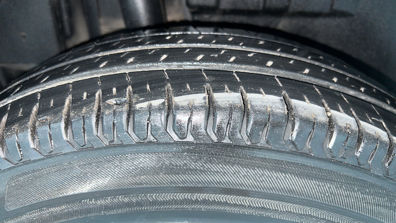 Used 2018 Maruti Suzuki Dzire VXi AMT Petrol Automatic tyres RIGHT REAR TYRE TREAD VIEW