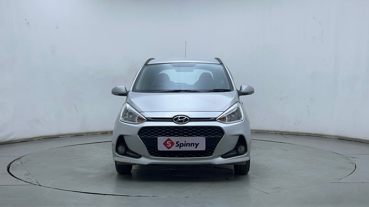 Used 2018 Hyundai Grand i10 Asta 1.2 Kappa VTVT Petrol Manual exterior FRONT VIEW