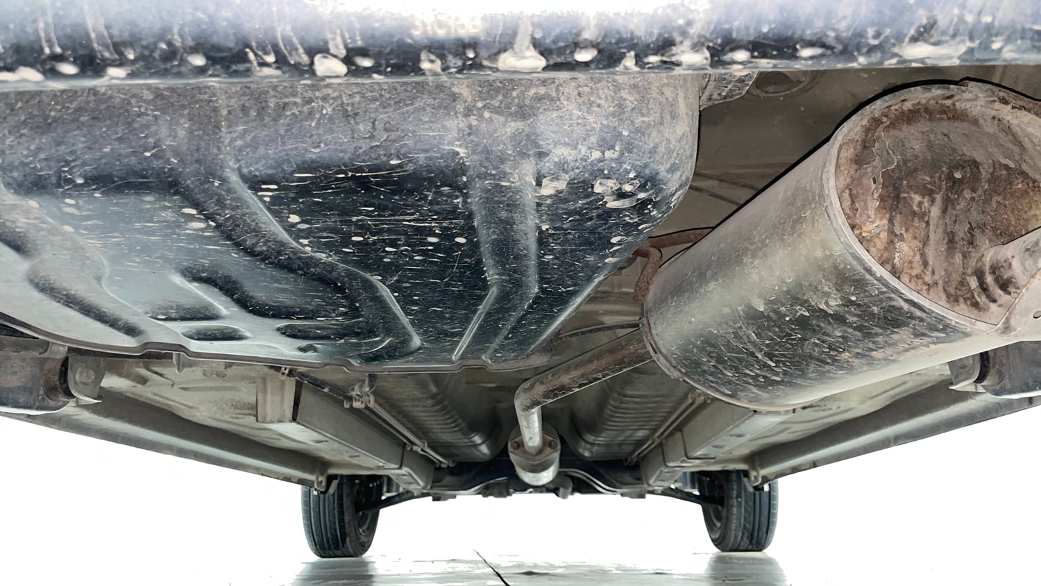 Used 2015 Maruti Suzuki Wagon R VXI Petrol Manual extra REAR UNDERBODY VIEW (TAKEN FROM REAR)
