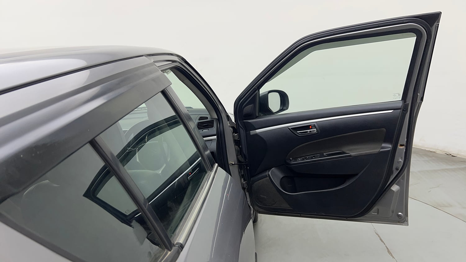 Used 2015 Maruti Suzuki Swift ZXi Petrol Manual interior RIGHT FRONT DOOR OPEN VIEW
