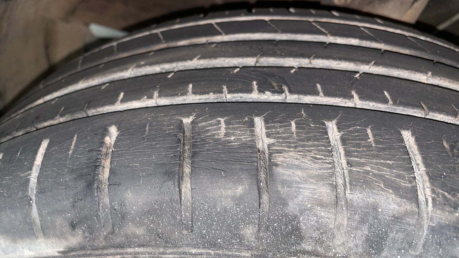 Used 2020 Maruti Suzuki Baleno Zeta Petrol Manual tyres LEFT FRONT TYRE TREAD VIEW