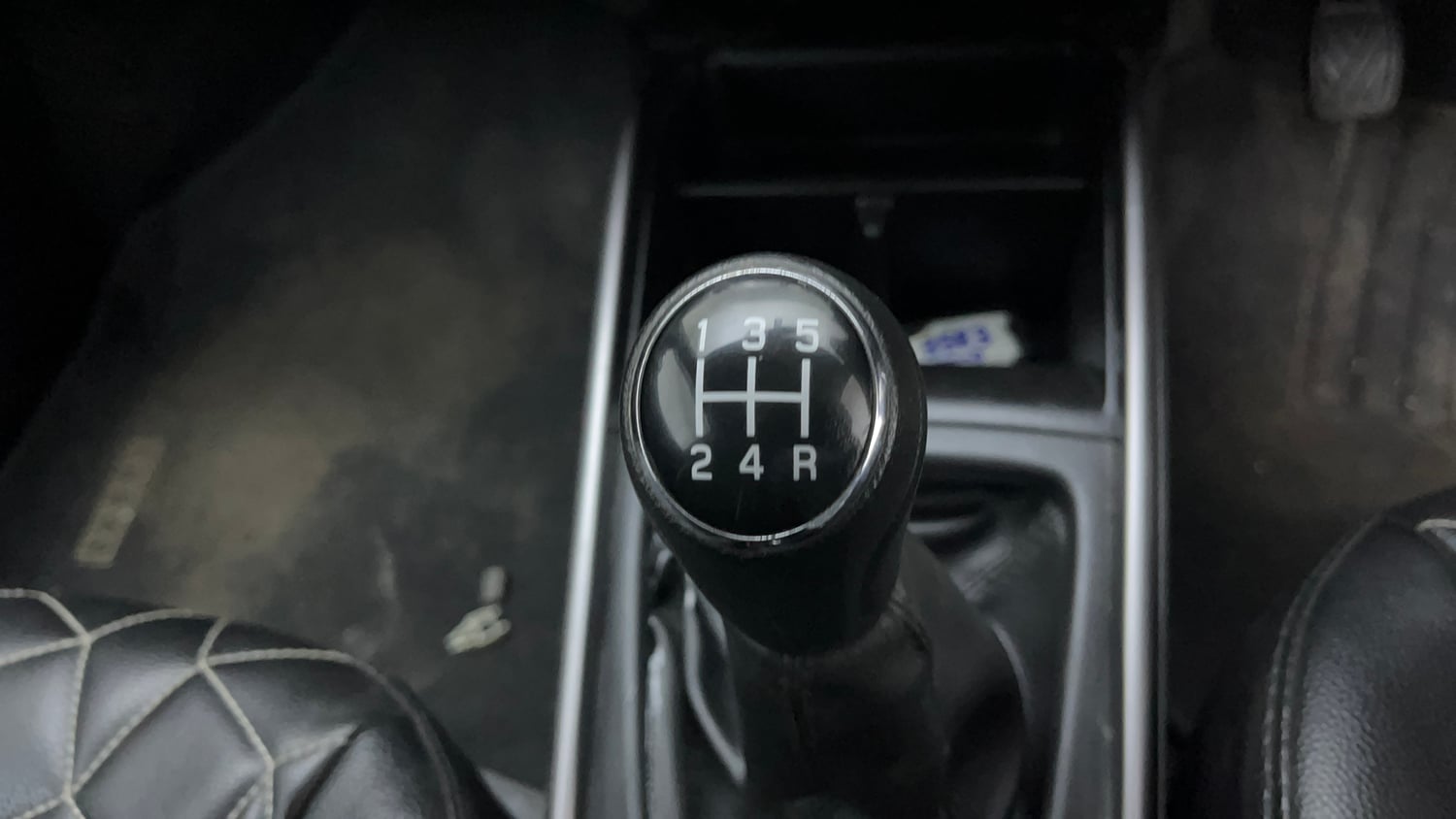 Used 2022 Maruti Suzuki Baleno Zeta Petrol Manual interior GEAR  KNOB VIEW