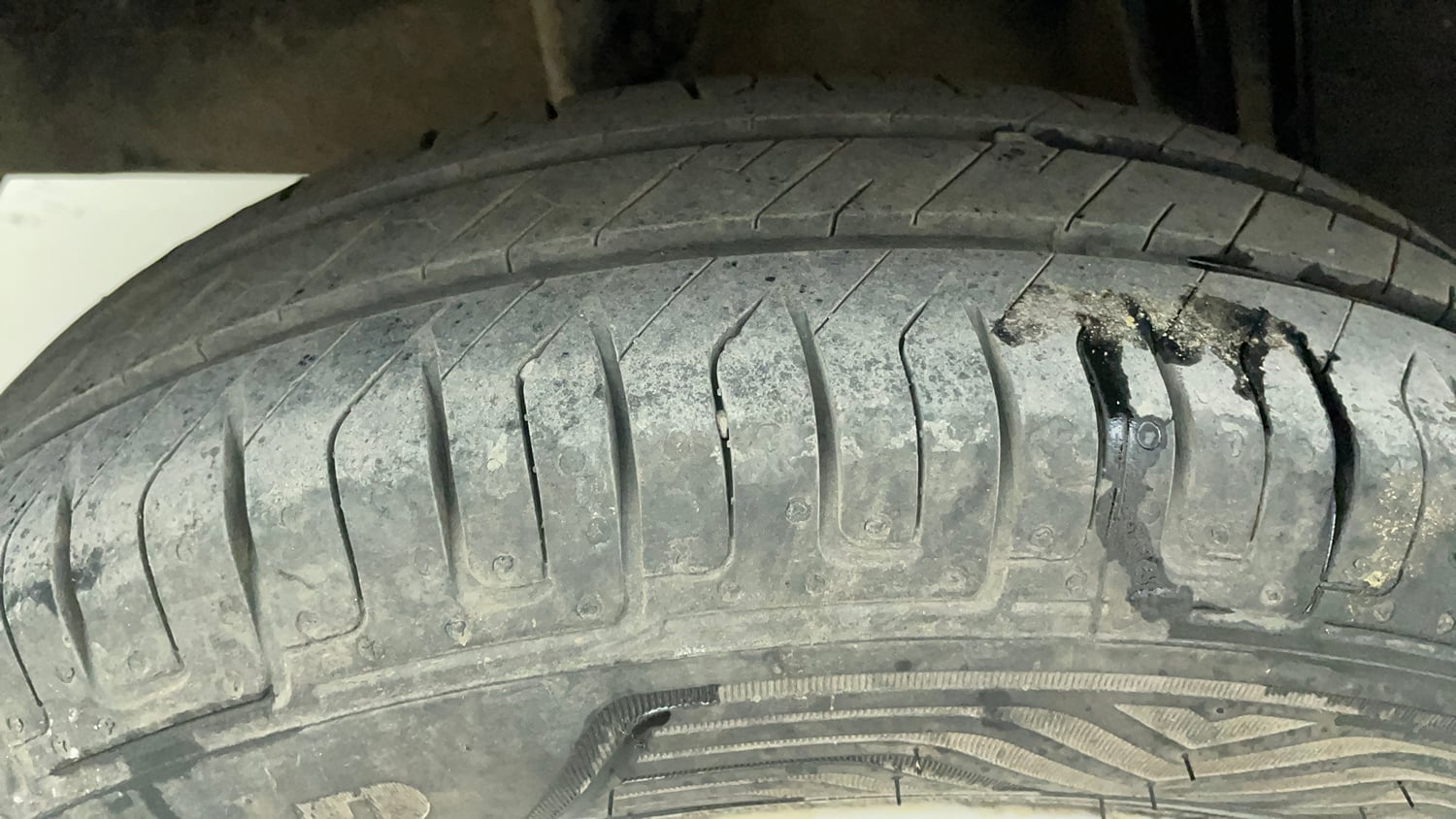 Used 2016 Renault Kwid RXT Petrol Manual tyres RIGHT REAR TYRE TREAD VIEW
