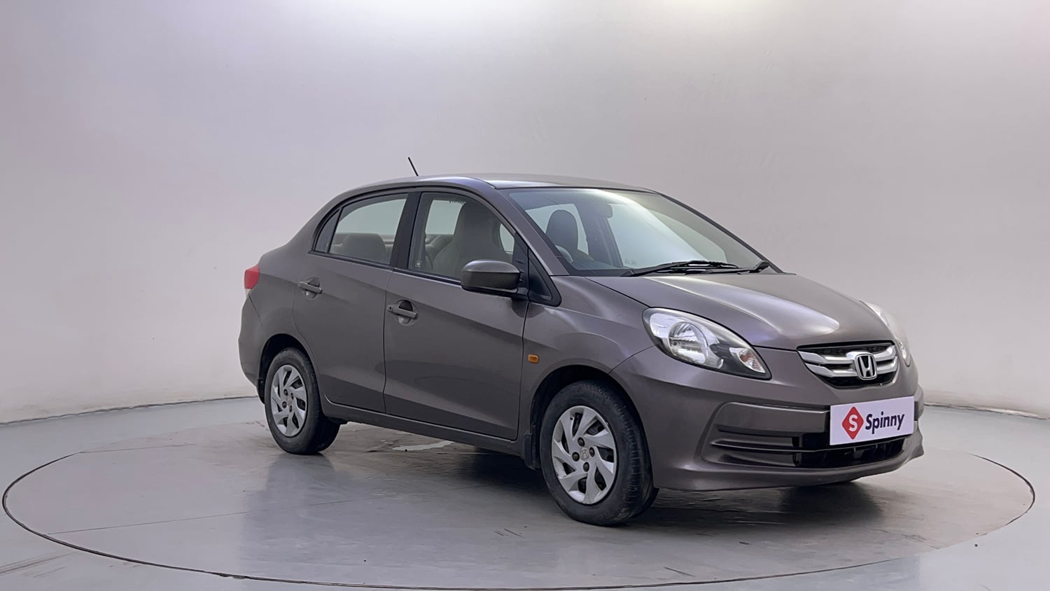 Used 2013 Honda Amaze 1.5 S i-DTEC Diesel Manual exterior RIGHT FRONT CORNER VIEW