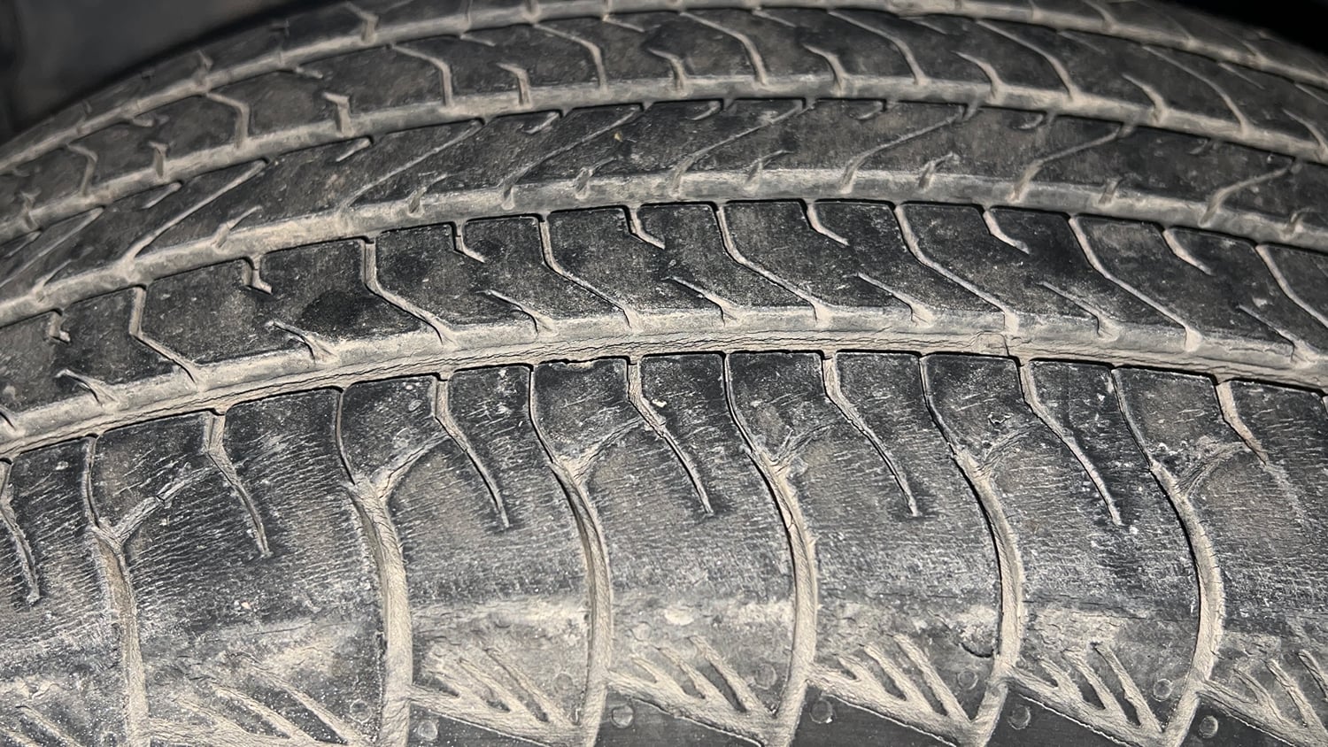 Used 2017 Renault Duster RXS CVT Petrol Automatic tyres LEFT FRONT TYRE TREAD VIEW