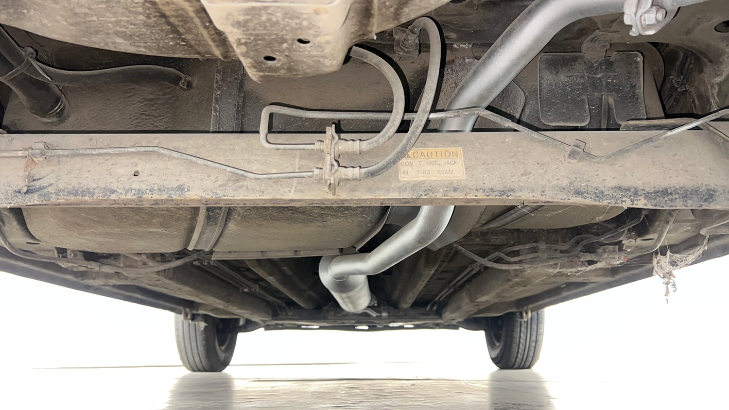 Used 2013 Maruti Suzuki Ritz Vxi BS-IV Petrol Manual extra REAR UNDERBODY VIEW (TAKEN FROM REAR)