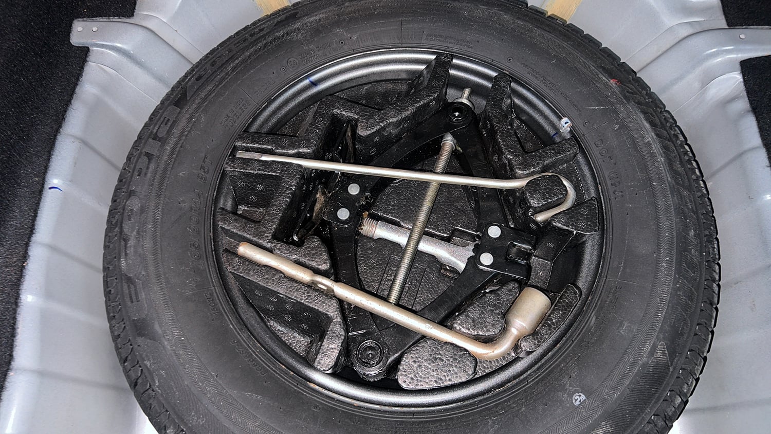 Used 2021 Tata Altroz XZ Petrol Petrol Manual tyres SPARE TYRE VIEW
