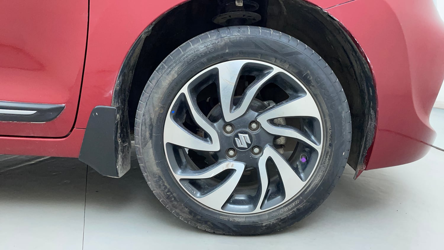 Used 2020 Maruti Suzuki Baleno Zeta Petrol Manual tyres RIGHT FRONT TYRE RIM VIEW