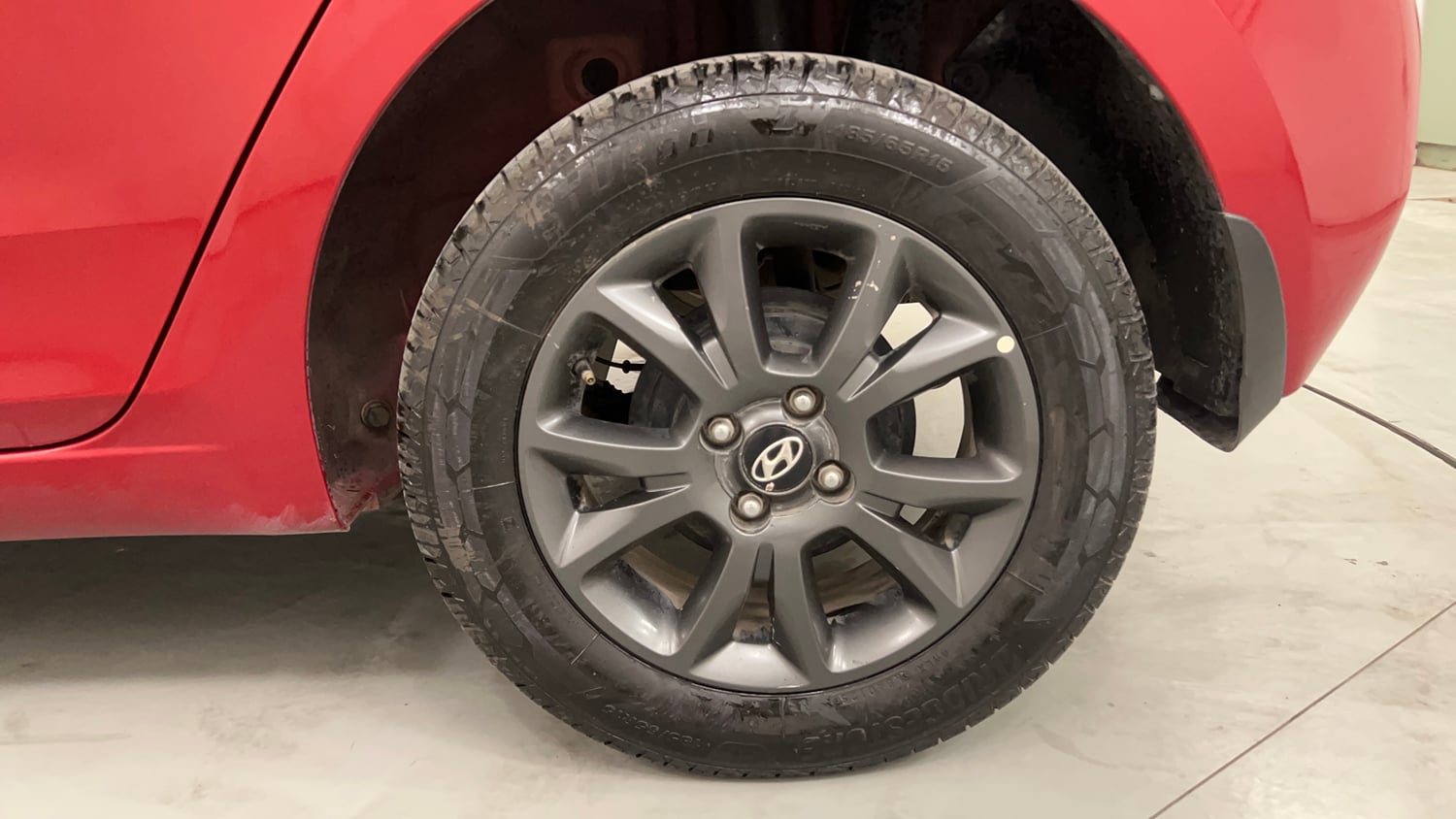 Used 2019 Hyundai Elite i20 Sportz Plus 1.2 Petrol Manual tyres LEFT REAR TYRE RIM VIEW