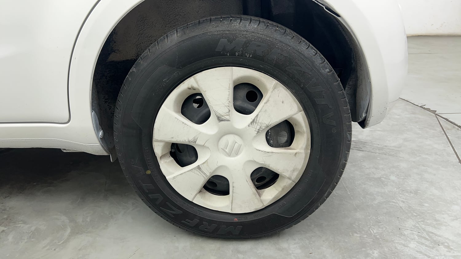Used 2013 Maruti Suzuki Ritz Vxi BS-IV Petrol Manual tyres LEFT REAR TYRE RIM VIEW