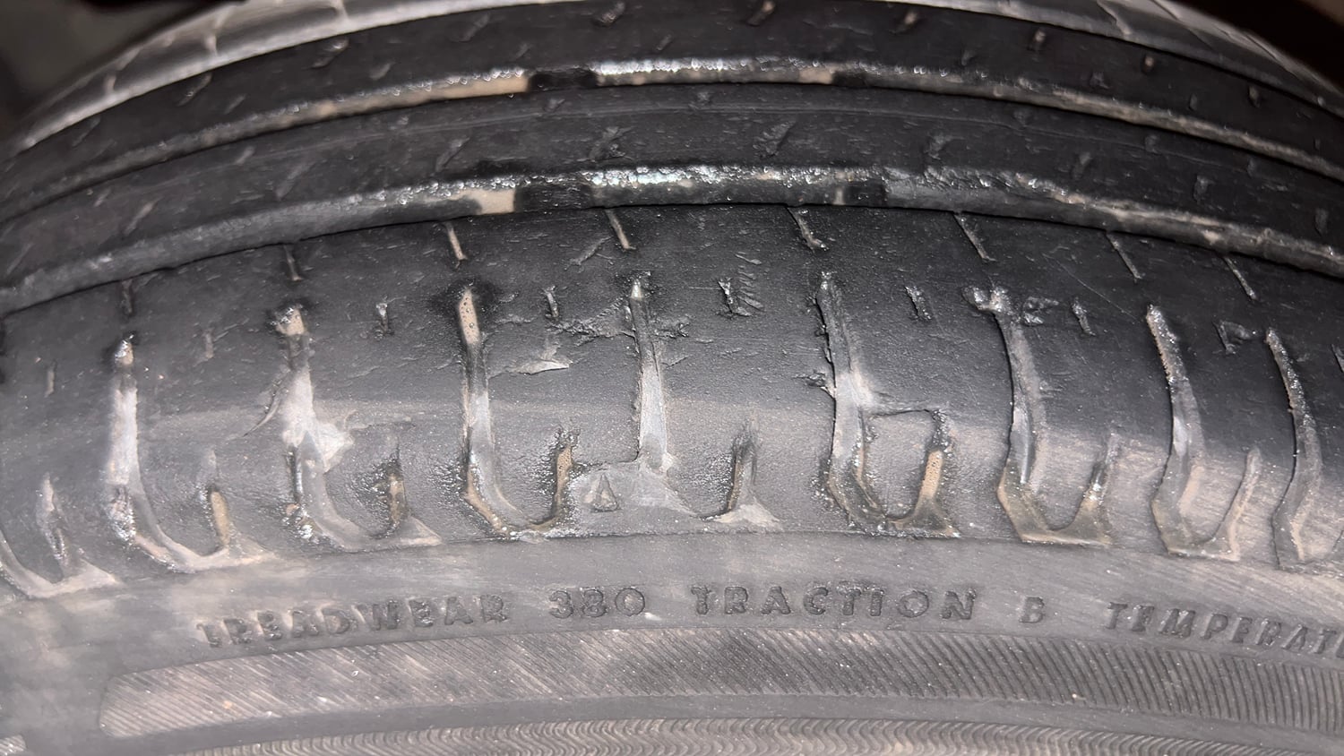 Used 2021 Maruti Suzuki Swift VXi AMT Petrol Automatic tyres LEFT FRONT TYRE TREAD VIEW