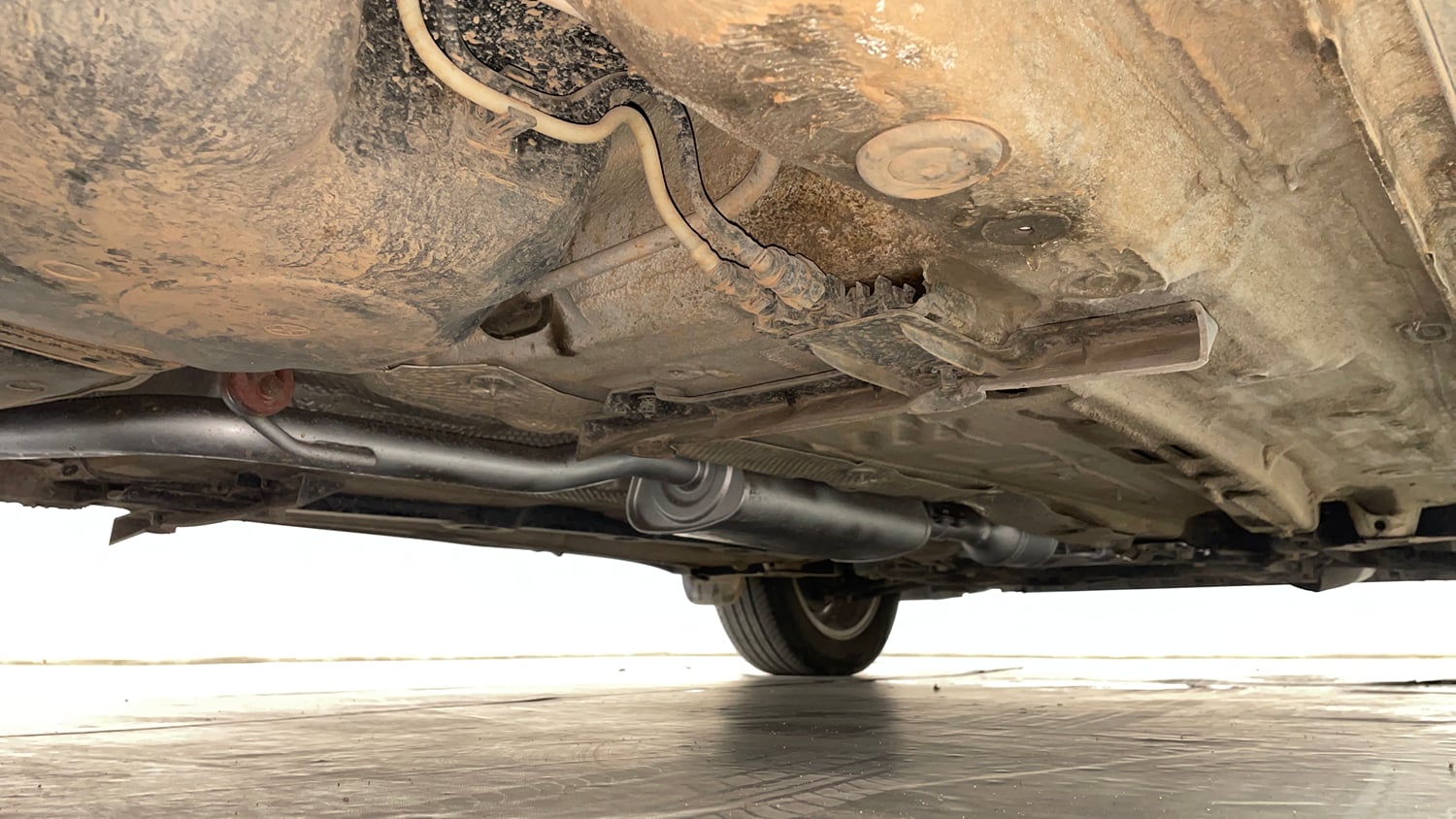 Used 2022 Volkswagen Taigun Highline 1.0 TSI MT Petrol Manual extra REAR RIGHT UNDERBODY VIEW