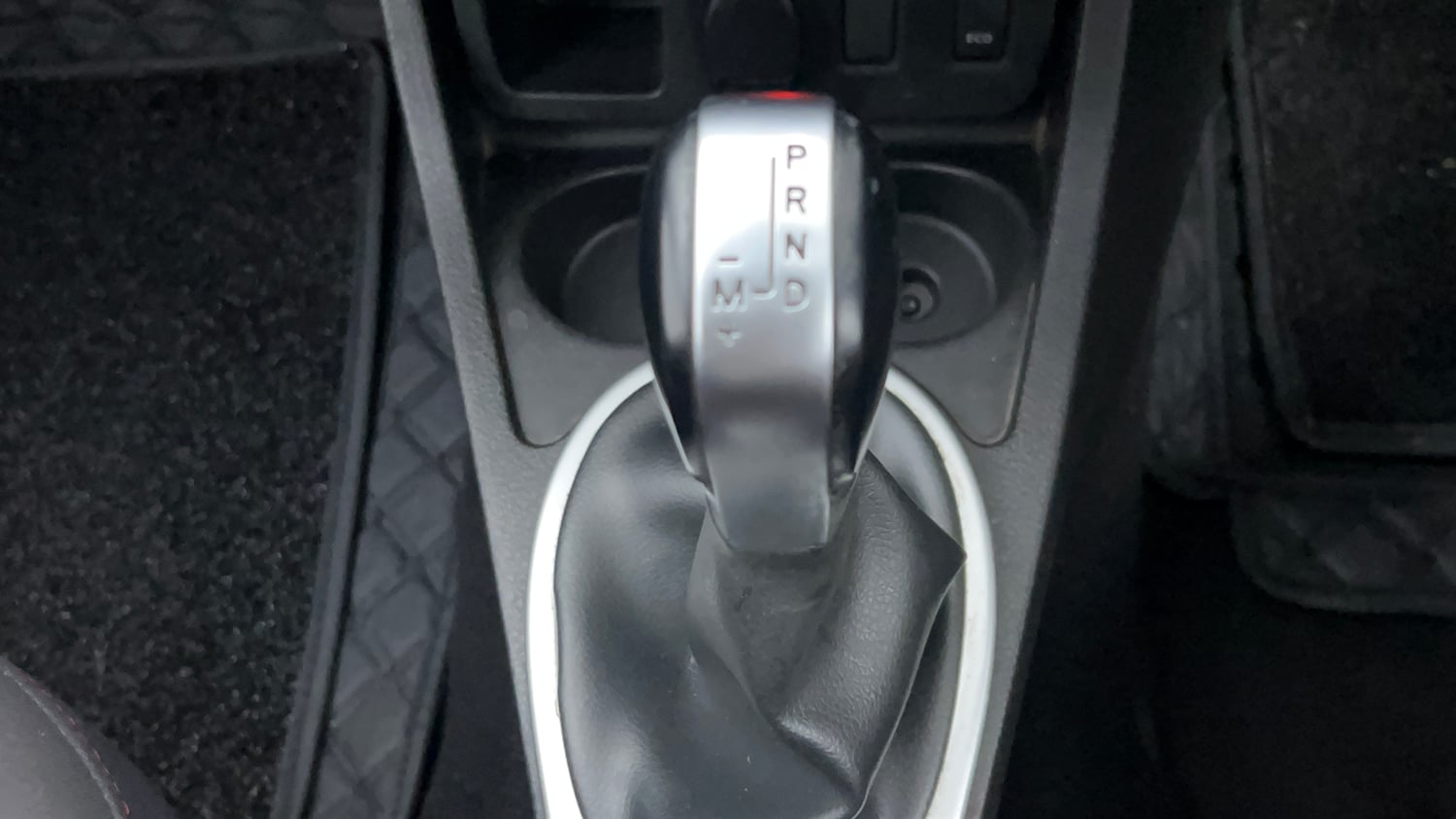 Used 2017 Renault Duster RXS CVT Petrol Automatic interior GEAR  KNOB VIEW