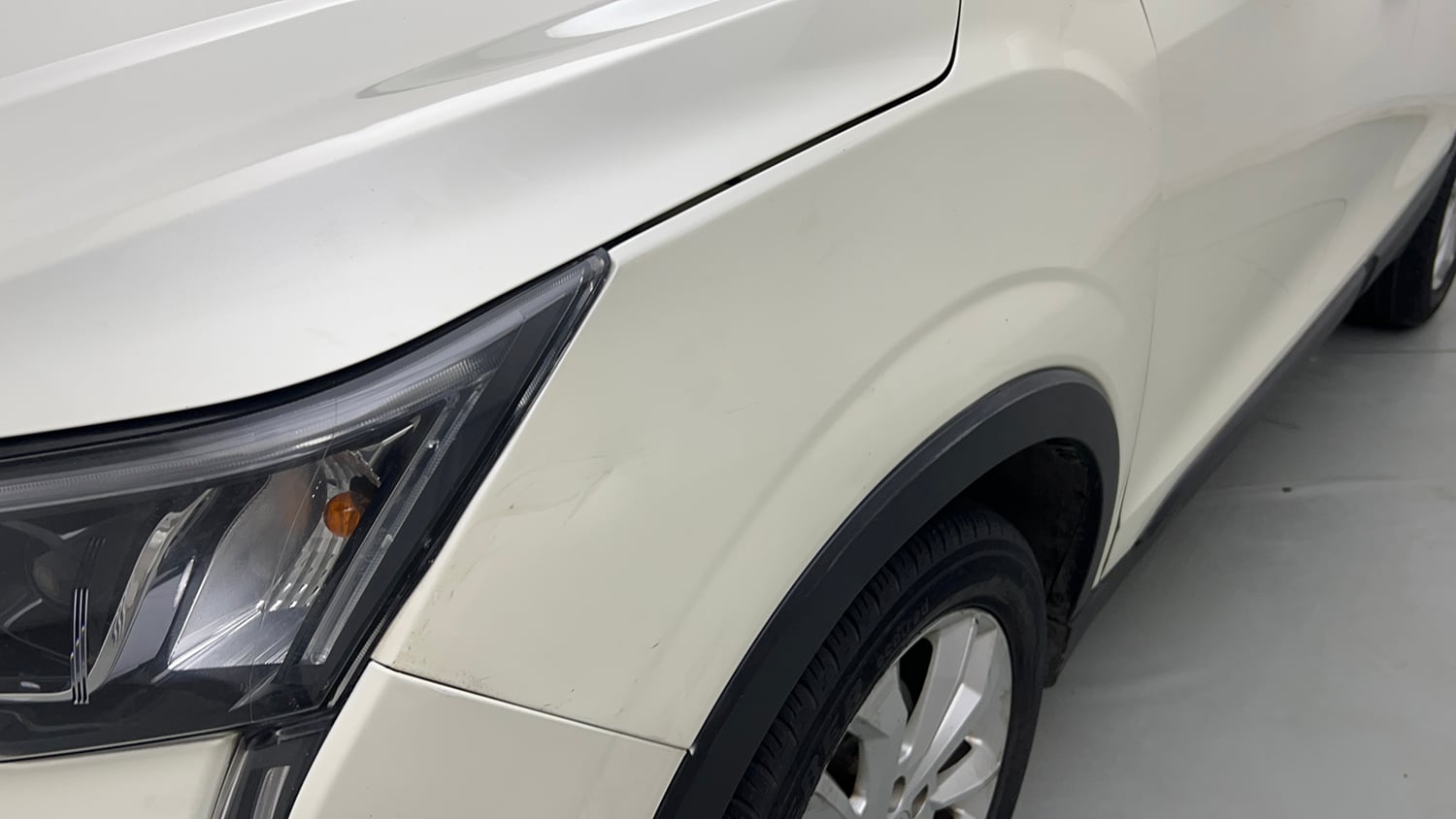 Used 2021 Mahindra XUV 300 W8 1.2 Petrol Petrol Manual dents MINOR SCRATCH