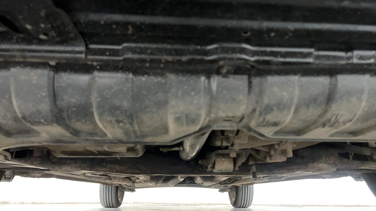 Used 2016 Hyundai Verna 1.6 CRDI SX Diesel Manual extra FRONT LEFT UNDERBODY VIEW