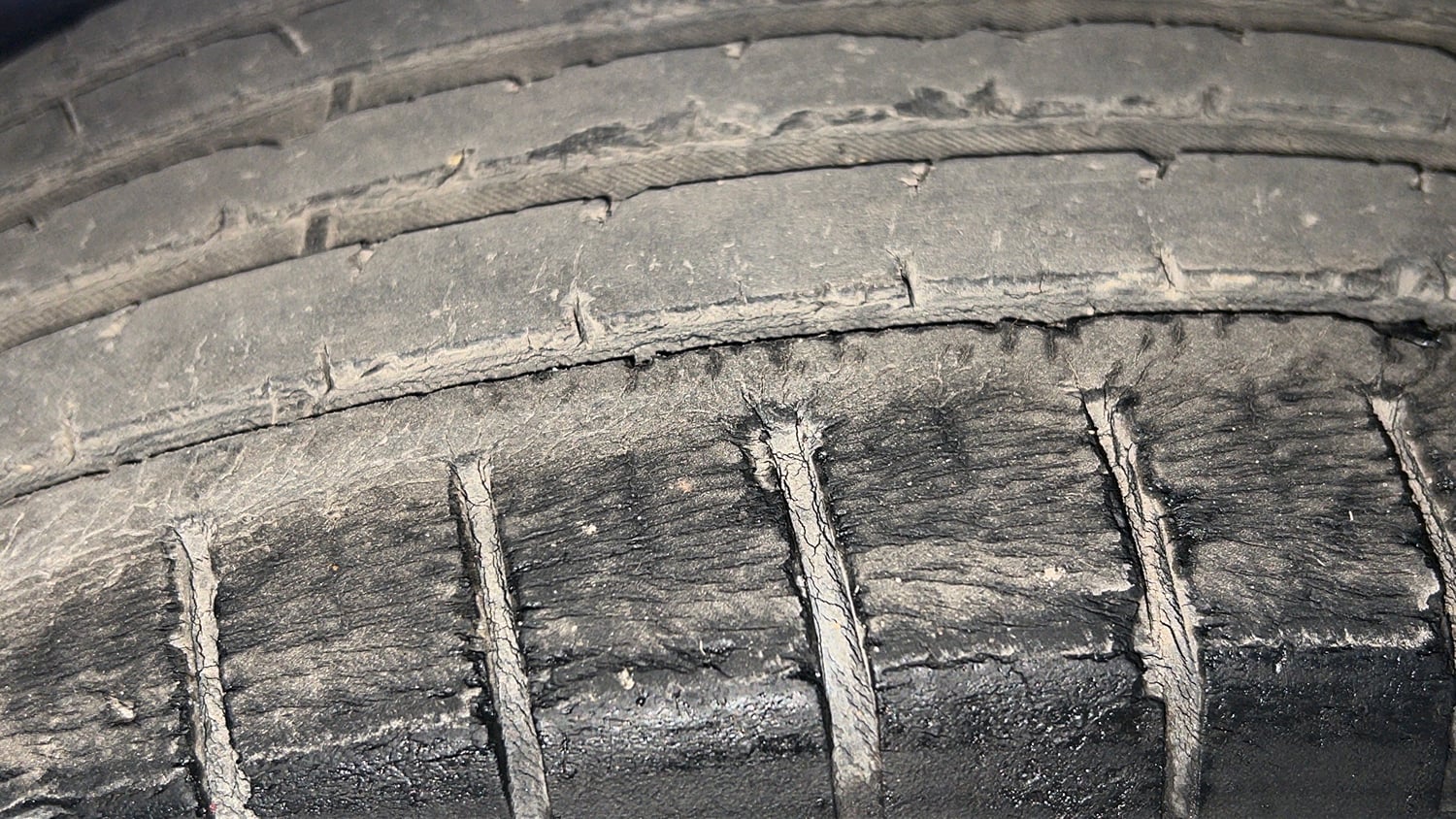 Used 2018 Maruti Suzuki Baleno Zeta 1.2 Petrol Manual tyres LEFT FRONT TYRE TREAD VIEW