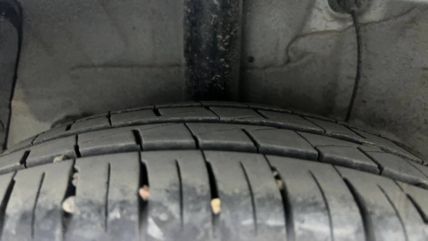 Used 2018 Hyundai Grand i10 Asta 1.2 Kappa VTVT Petrol Manual tyres RIGHT REAR TYRE TREAD VIEW