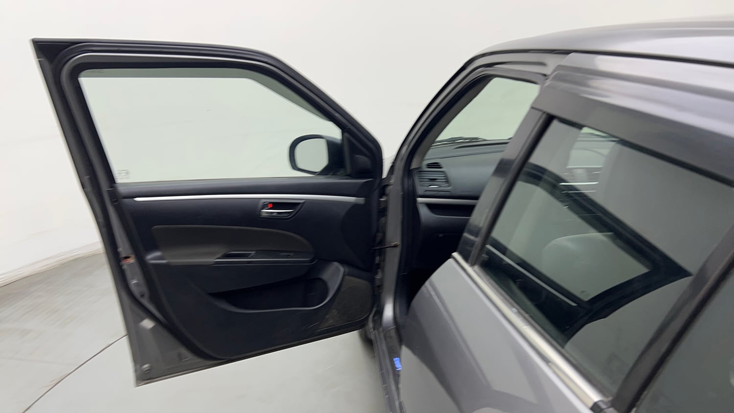 Used 2015 Maruti Suzuki Swift ZXi Petrol Manual interior LEFT FRONT DOOR OPEN VIEW