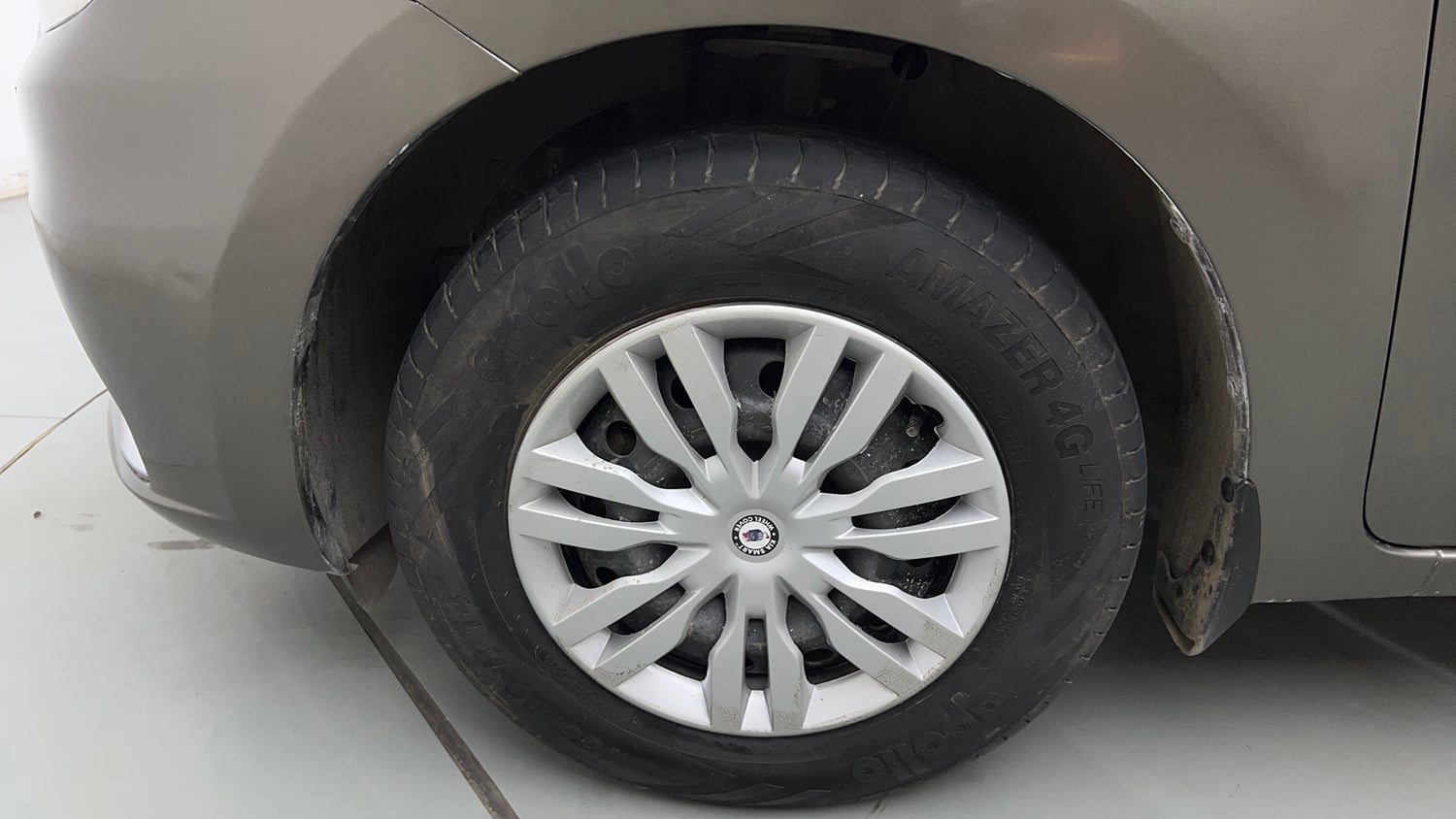 Used 2020 Maruti Suzuki Dzire VXi Petrol Manual tyres LEFT FRONT TYRE RIM VIEW