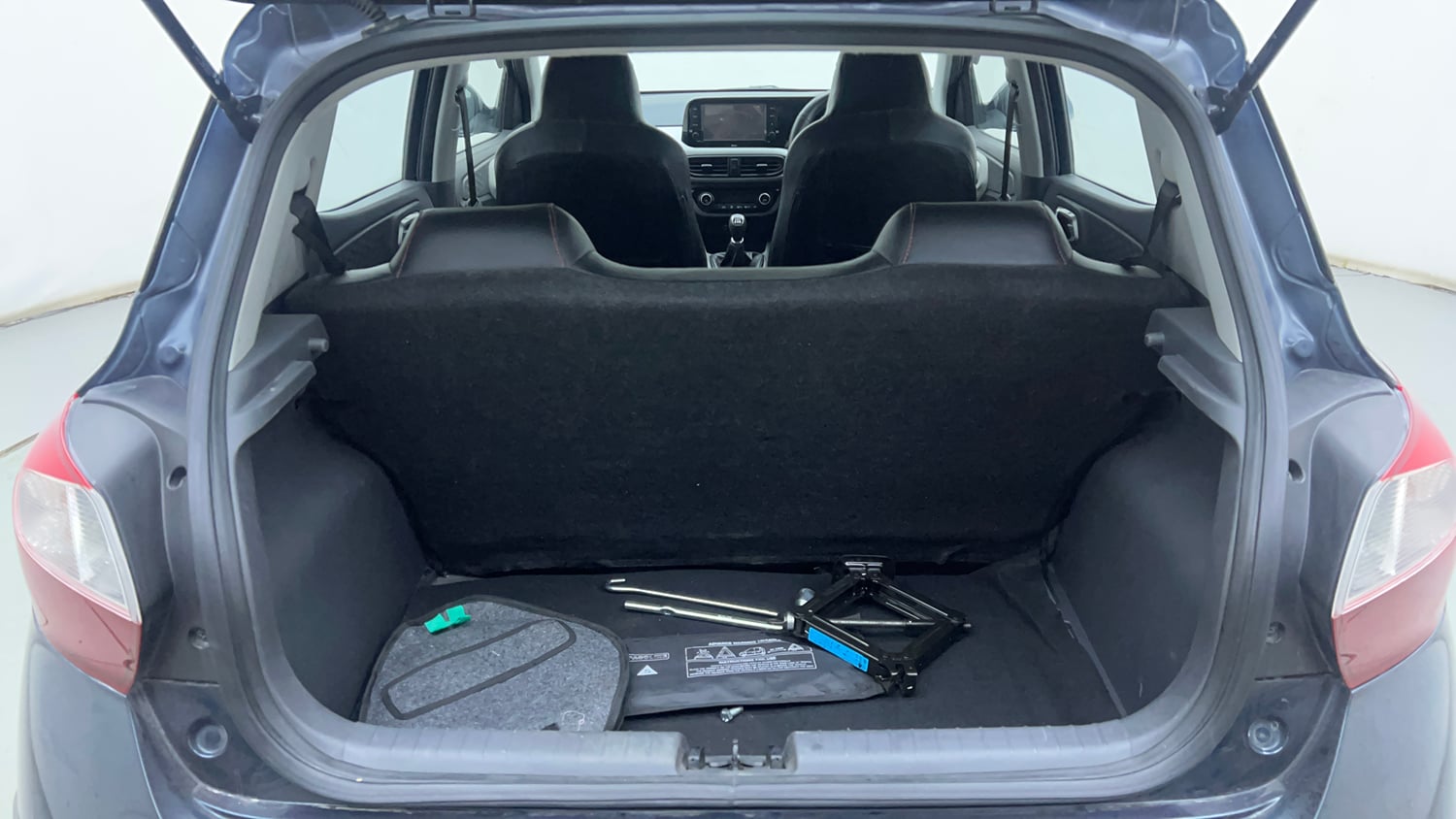 Used 2022 Hyundai Grand i10 Nios Sportz 1.2 Kappa VTVT Petrol Manual interior DICKY INSIDE VIEW