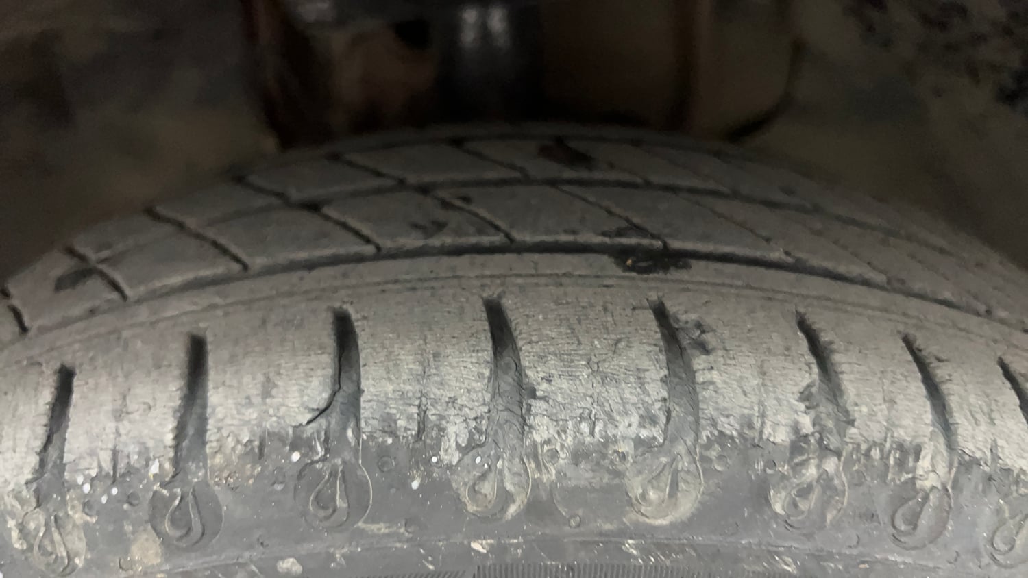 Used 2023 Tata Tiago XT CNG Cng Manual tyres LEFT FRONT TYRE TREAD VIEW