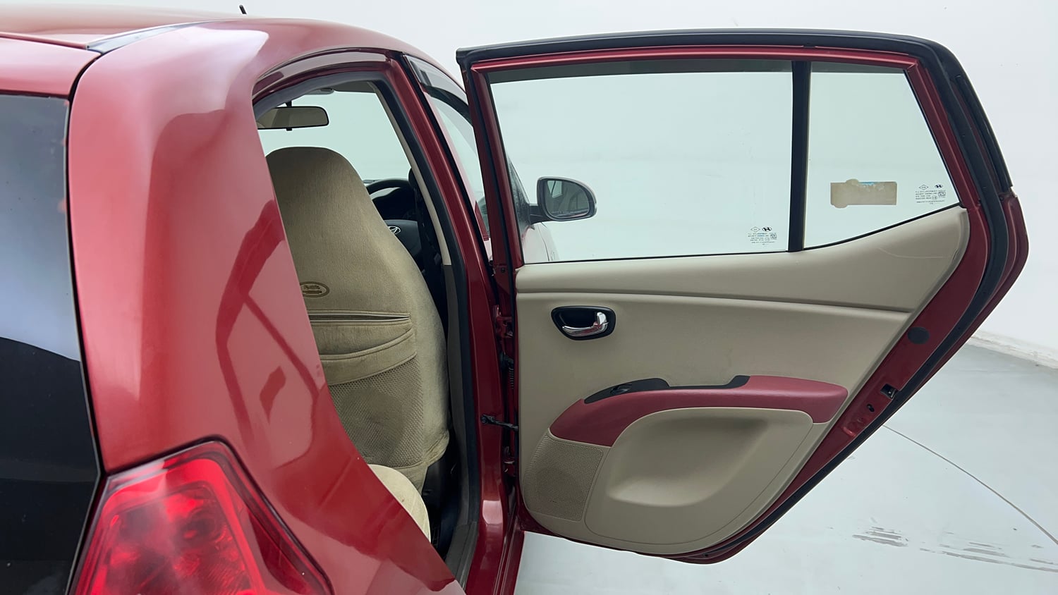 Used 2013 Hyundai i10 Magna 1.2 Kappa2 Petrol Manual interior RIGHT REAR DOOR OPEN VIEW