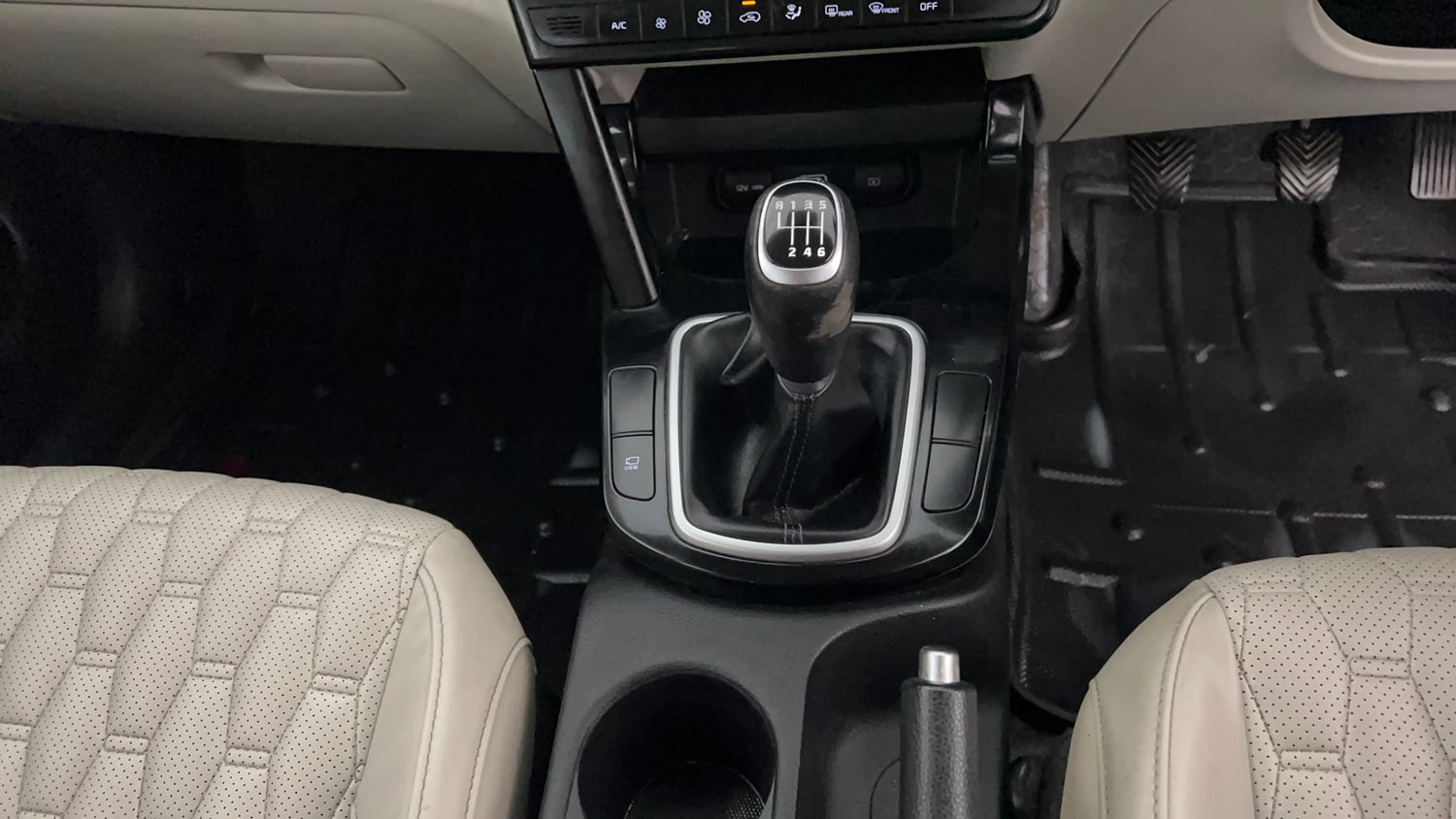 Used 2020 Kia Seltos HTX 1.5 Petrol Manual interior GEAR  KNOB VIEW
