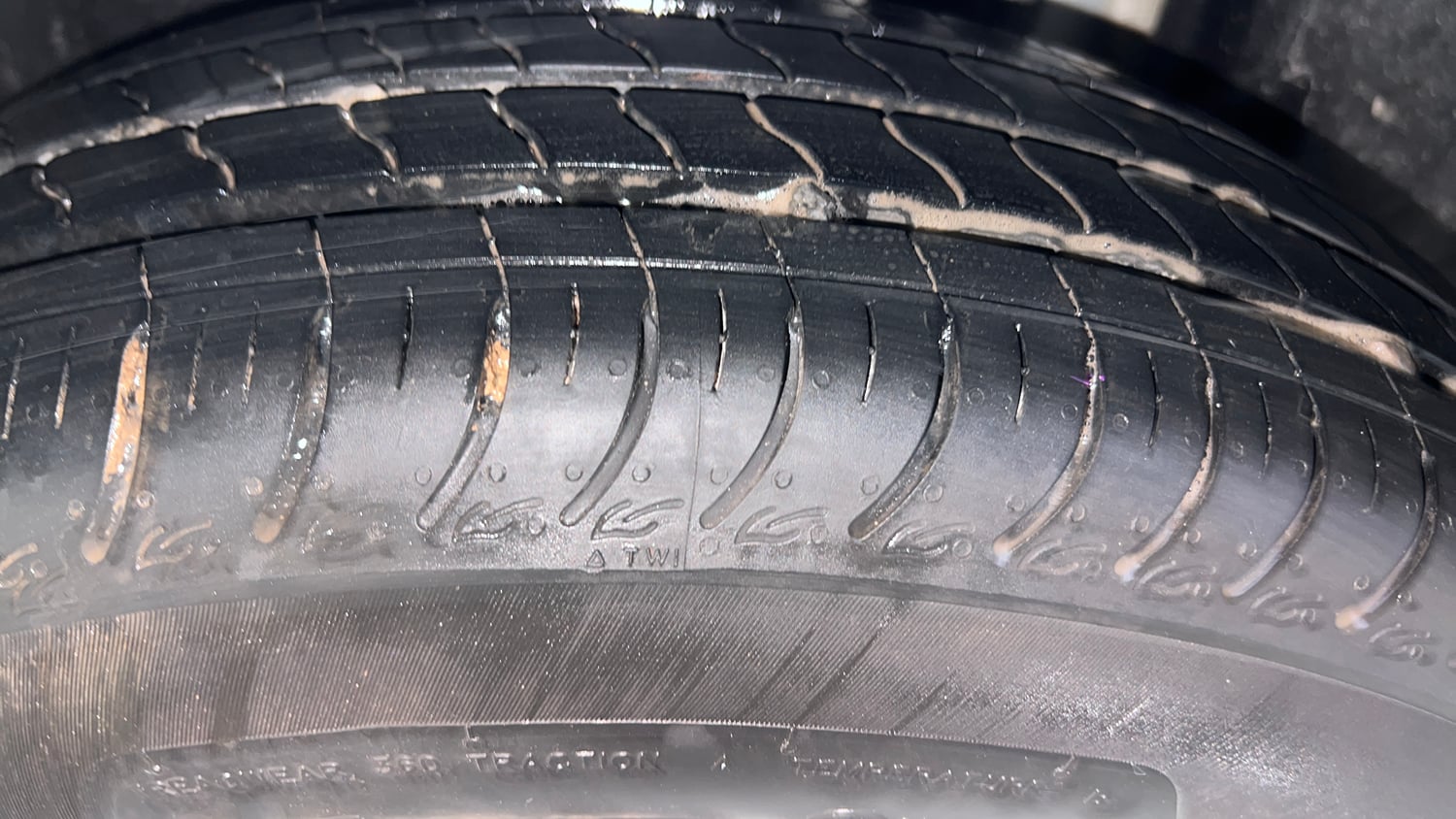 Used 2026 Maruti Suzuki Swift VXi (O) Petrol Manual tyres LEFT REAR TYRE TREAD VIEW
