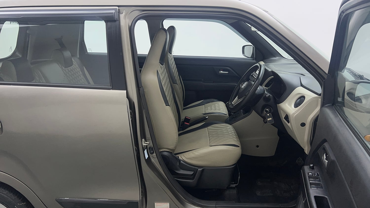 Used 2019 Maruti Suzuki Wagon R VXi (O) 1.2 AMT Petrol Automatic interior RIGHT SIDE FRONT DOOR CABIN VIEW