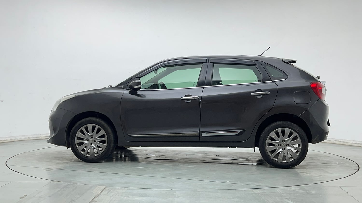 Used 2018 Maruti Suzuki Baleno Zeta 1.2 Petrol Manual exterior LEFT SIDE VIEW