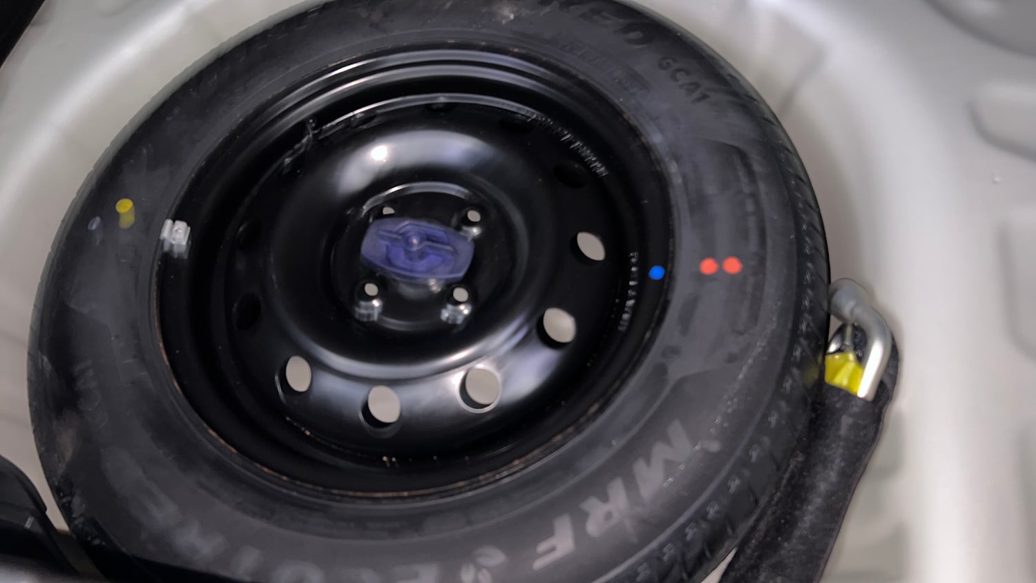 Used 2026 Maruti Suzuki Swift VXi (O) Petrol Manual tyres SPARE TYRE VIEW