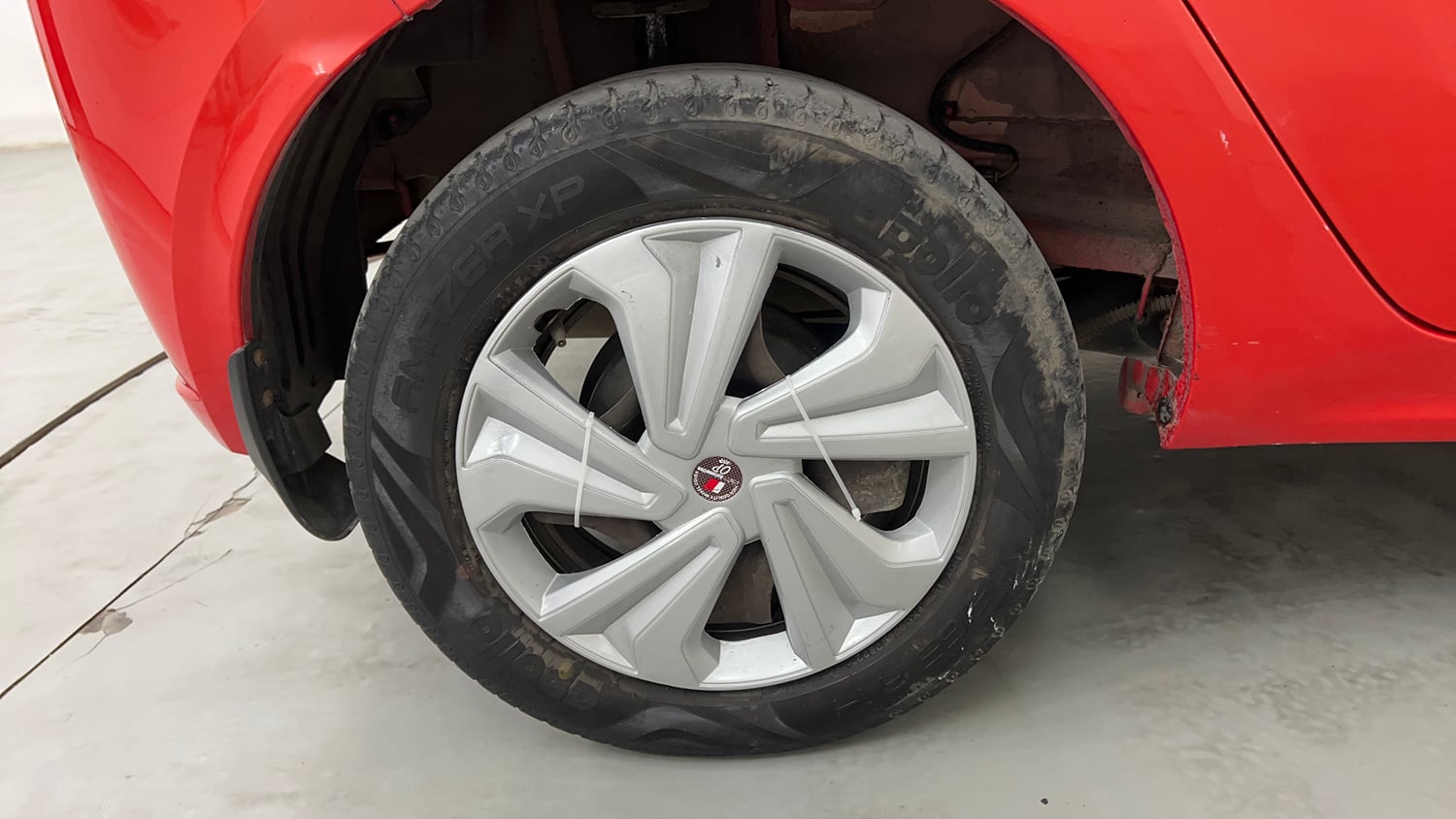 Used 2023 Tata Tiago XT CNG Cng Manual tyres RIGHT REAR TYRE RIM VIEW
