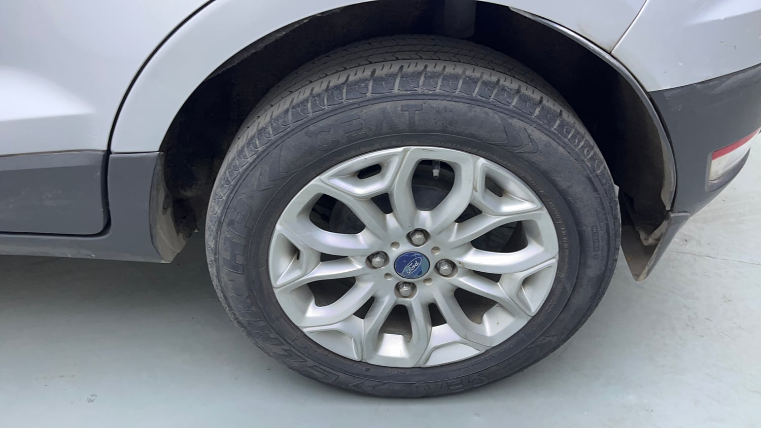 Used 2014 Ford EcoSport Titanium 1.5 TDCi Diesel Manual tyres LEFT REAR TYRE RIM VIEW