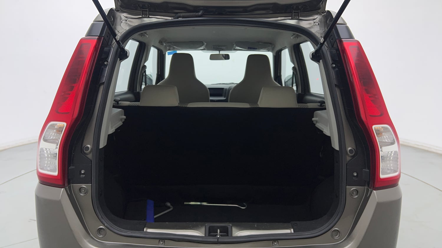 Used 2020 Maruti Suzuki Wagon R 1.0 LXi 1.0 Petrol Manual interior DICKY INSIDE VIEW