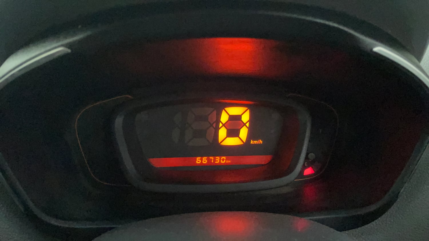 Used 2016 Renault Kwid RXT Petrol Manual interior CLUSTERMETER VIEW