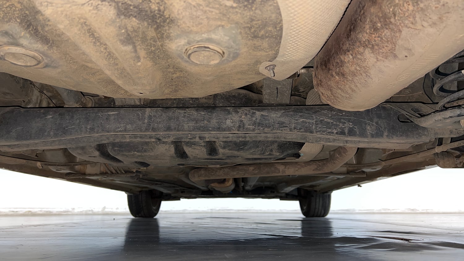 Used 2021 Hyundai New i20 Asta (O) 1.0 Turbo DCT Petrol Automatic extra REAR UNDERBODY VIEW (TAKEN FROM REAR)