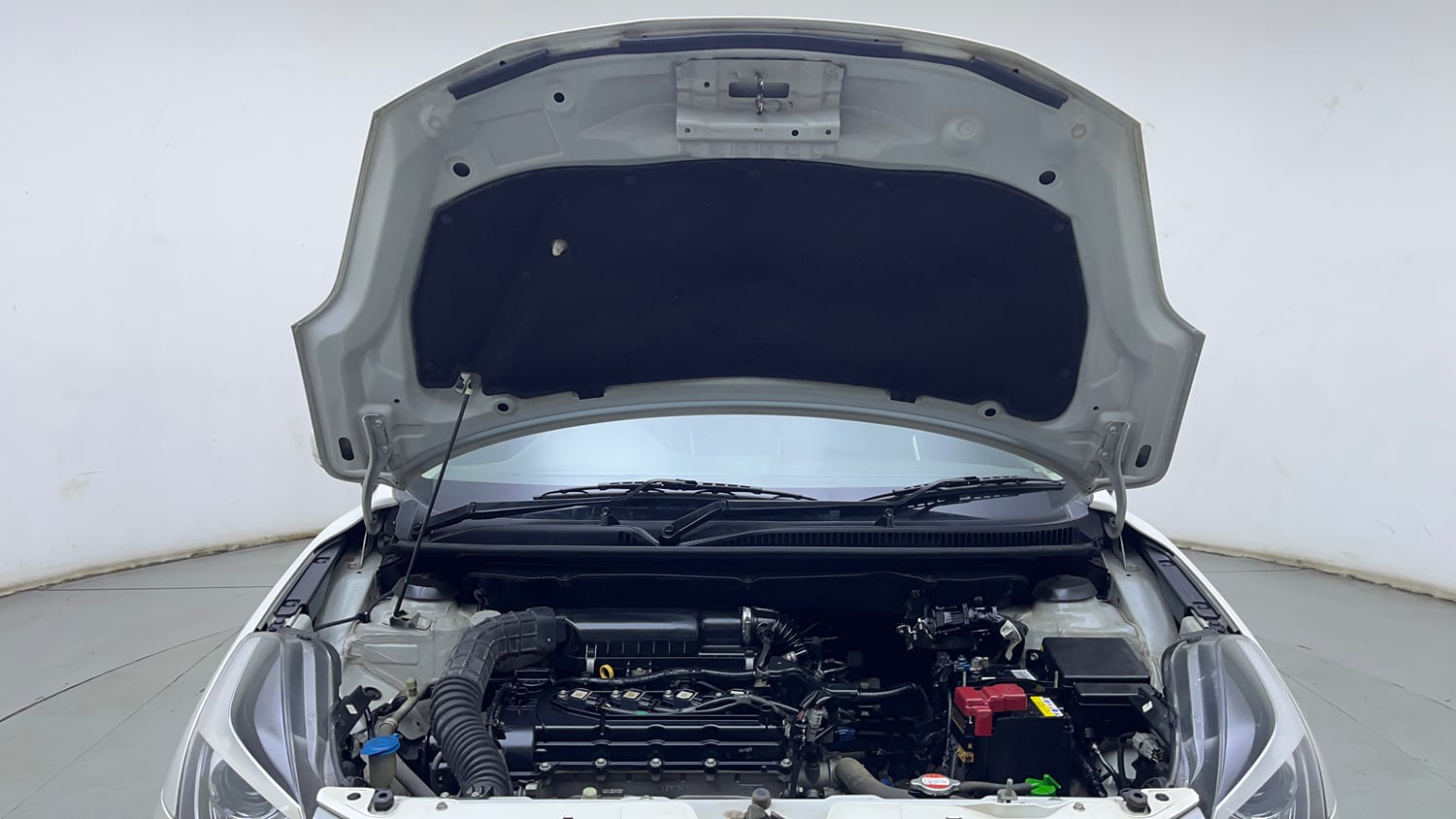 Used 2022 Maruti Suzuki Baleno Zeta Petrol Manual engine ENGINE & BONNET OPEN FRONT VIEW