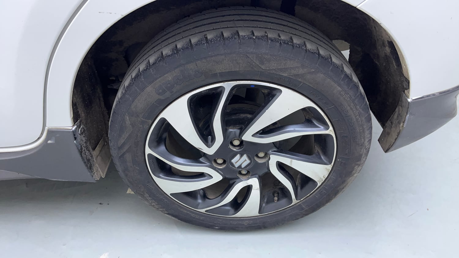 Used 2022 Maruti Suzuki Baleno Zeta Petrol Manual tyres LEFT REAR TYRE RIM VIEW