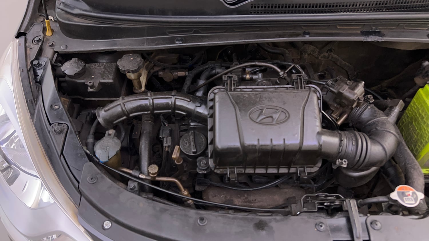 Used 2015 Hyundai i10 Sportz 1.1 iRDE2 Petrol Manual engine ENGINE RIGHT SIDE VIEW