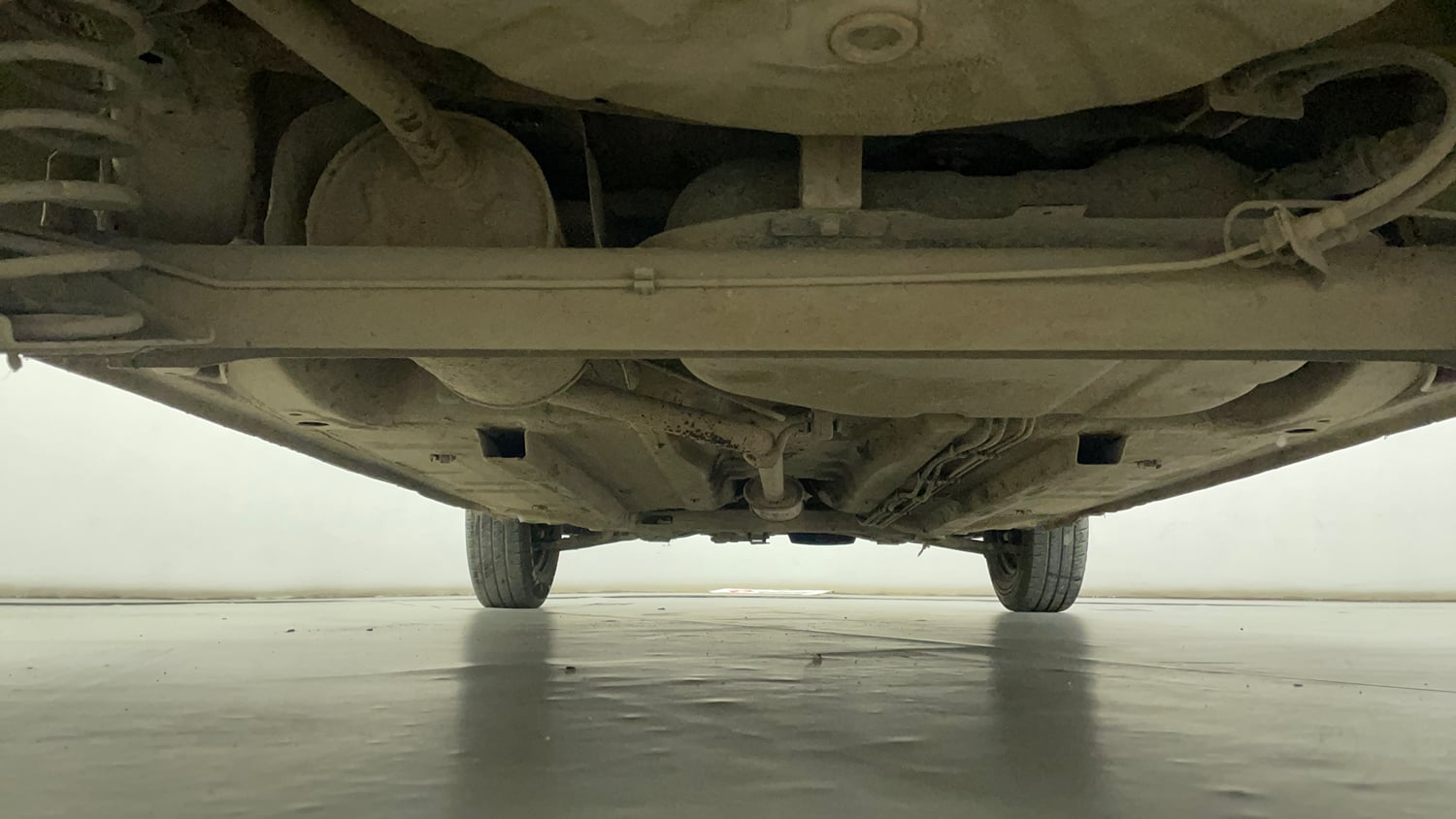 Used 2016 Renault Kwid RXT Petrol Manual extra REAR UNDERBODY VIEW (TAKEN FROM REAR)