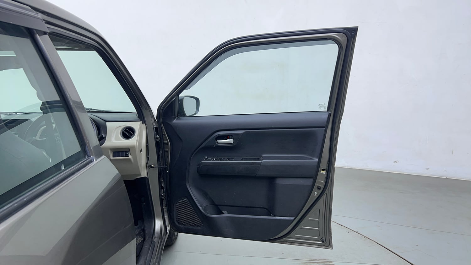 Used 2021 Maruti Suzuki Wagon R 1.0 VXi (O) 1.0 Petrol Manual interior RIGHT FRONT DOOR OPEN VIEW
