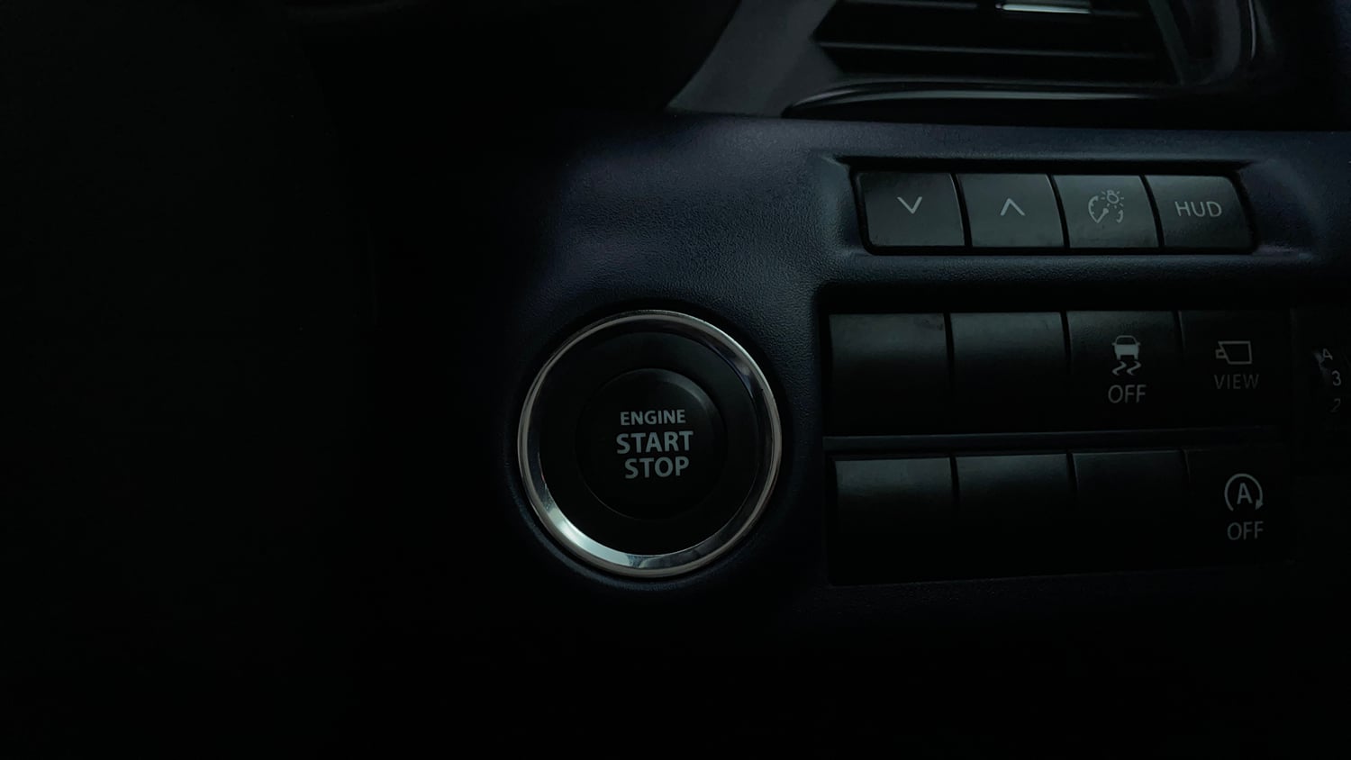 Used 2022 Maruti Suzuki Baleno Alpha AGS Petrol Automatic top_features Keyless start