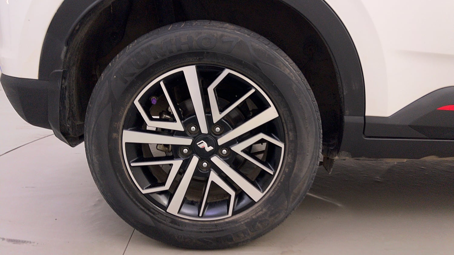 Used 2023 Hyundai Venue N-Line N6 DCT Dual Tone Petrol Automatic tyres RIGHT REAR TYRE RIM VIEW