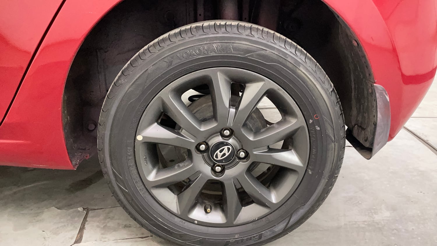 Used 2020 Hyundai Elite i20 Sportz Plus 1.2 Petrol Manual tyres LEFT REAR TYRE RIM VIEW